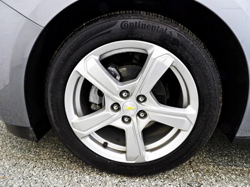 Used 2018 Chevrolet Volt LT w/ Comfort Package image 18