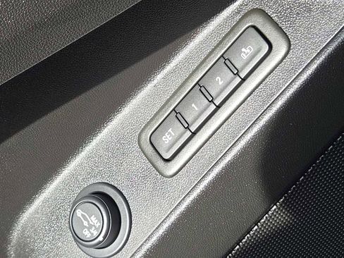 Certified 2024 Chevrolet Equinox Premier image 22