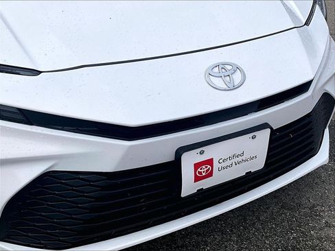 Used 2025 Toyota Camry SE FWD image 30