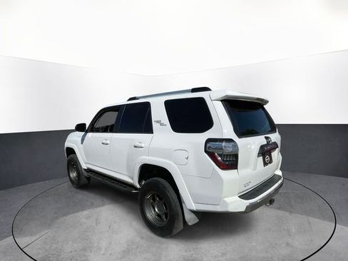 Used 2017 Toyota 4Runner TRD Off-Road AWD/4WD image 5