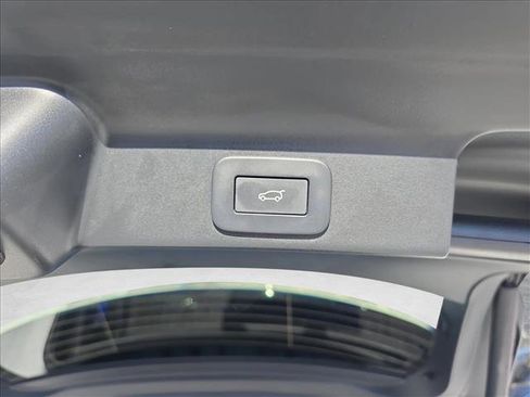 Certified 2025 Jaguar F-PACE R-Dynamic S image 13