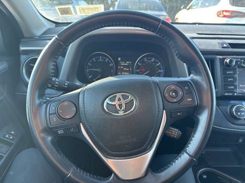 Used 2018 Toyota RAV4 XLE image 19