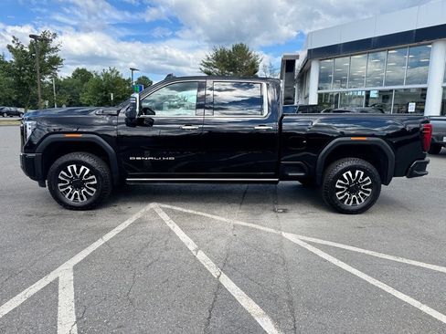 Used 2025 GMC Sierra 2500 Denali Ultimate AWD/4WD image 2