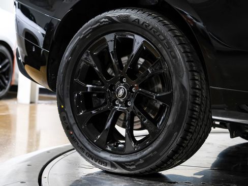 Used 2023 Land Rover Range Rover Sport SE Dynamic image 58