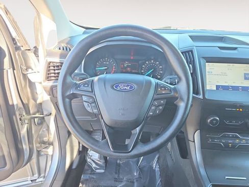 Used 2020 Ford Edge SE image 12