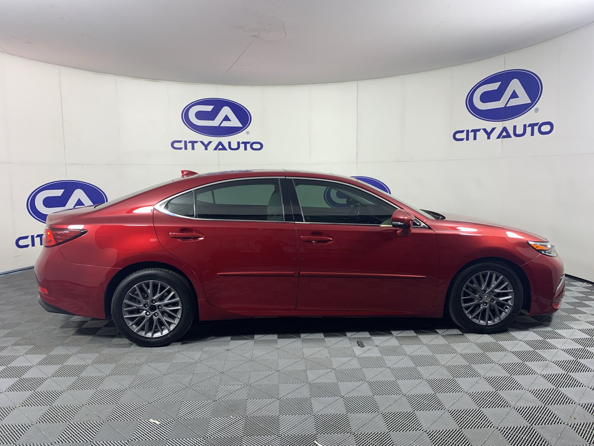 Used 2018 Lexus ES 350 w/ Premier Package FWD image 2