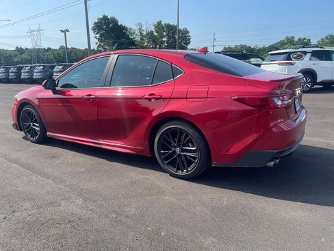 Used 2026 Toyota Camry SE FWD image 5
