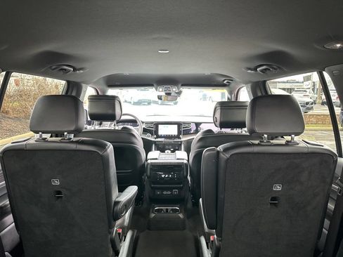 Used 2022 Jeep Wagoneer Series III w/ Flexible Seating Group AWD/4WD image 36