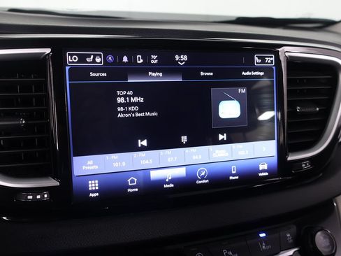 Used 2023 Chrysler Pacifica Touring-L FWD image 44