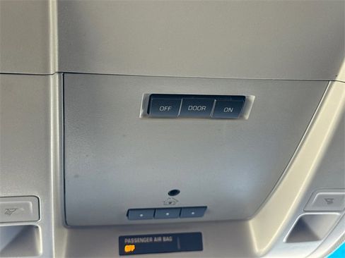 Used 2017 GMC Sierra 1500 SLE w/ Texas SLE Value Package image 26