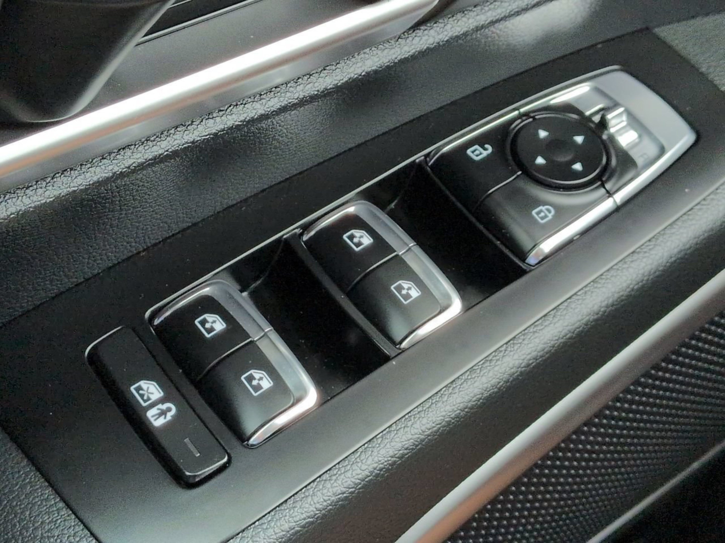 Certified 2025 Kia Telluride LX FWD image 28