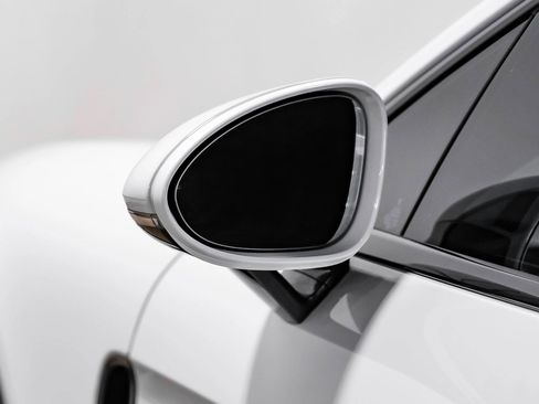 Used 2019 Porsche Panamera image 36