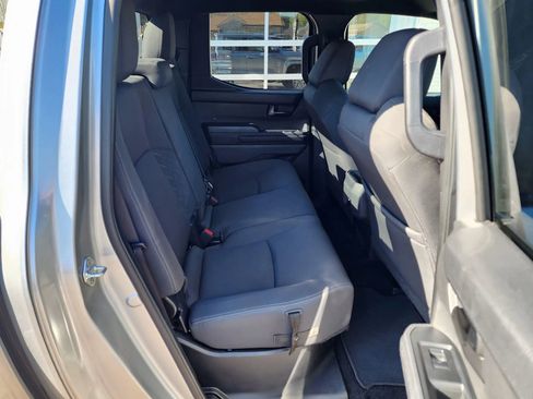 Used 2024 Toyota Tacoma SR5 AWD/4WD image 12
