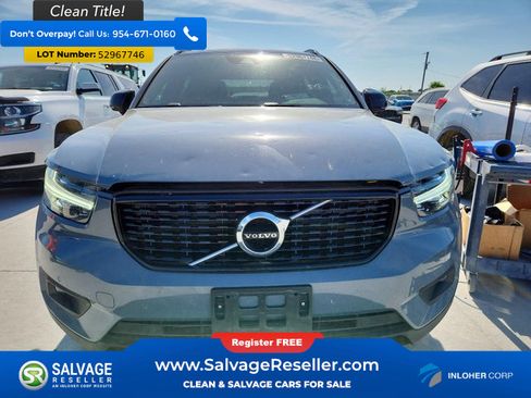 Used 2021 Volvo XC40 T5 R-Design w/ Climate Package AWD/4WD image 7