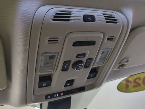 Used 2021 GMC Yukon XL Denali w/ Denali Premium Package image 26