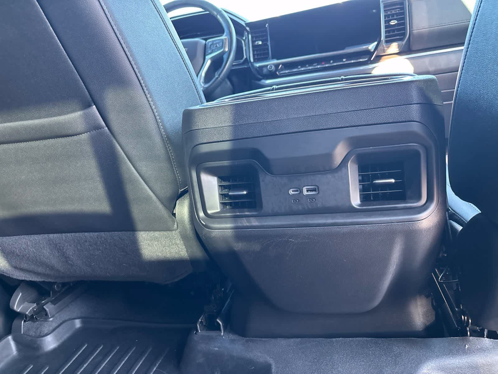 Used 2022 Chevrolet Silverado 1500 LT w/ Leather Package AWD/4WD image 14