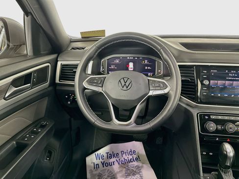 Used 2023 Volkswagen Atlas Cross Sport SE w/ Black Wheel Package AWD/4WD image 20