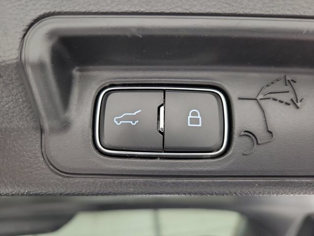 Used 2025 Ford Explorer ST-Line w/ ST-Line Street Pack AWD/4WD image 9