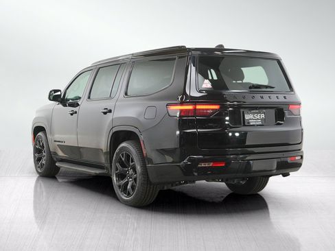 Used 2024 Jeep Wagoneer Series II AWD/4WD image 4