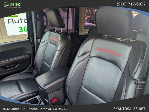 Used 2018 Jeep Wrangler Unlimited Rubicon AWD/4WD image 33