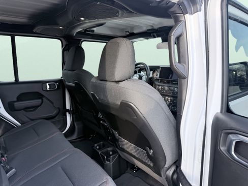 Used 2026 Jeep Wrangler Unlimited Rubicon image 26