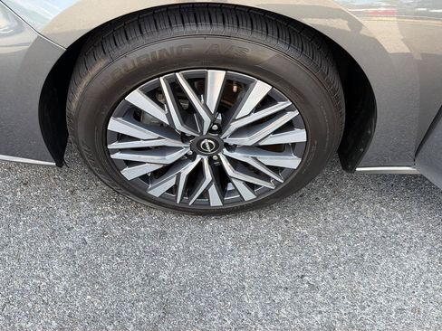 Used 2025 Nissan Altima 2.5 SV FWD image 35