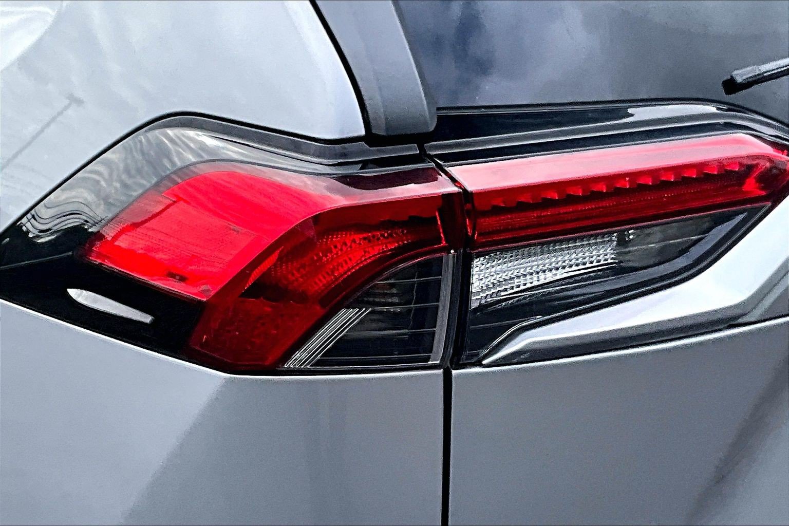 Used 2019 Toyota RAV4 LE AWD/4WD image 33