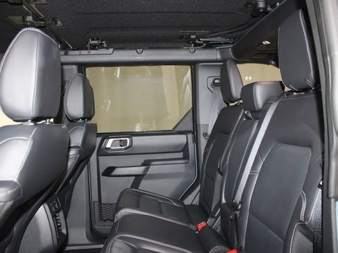 Used 2025 Ford Bronco Outer Banks AWD/4WD image 23