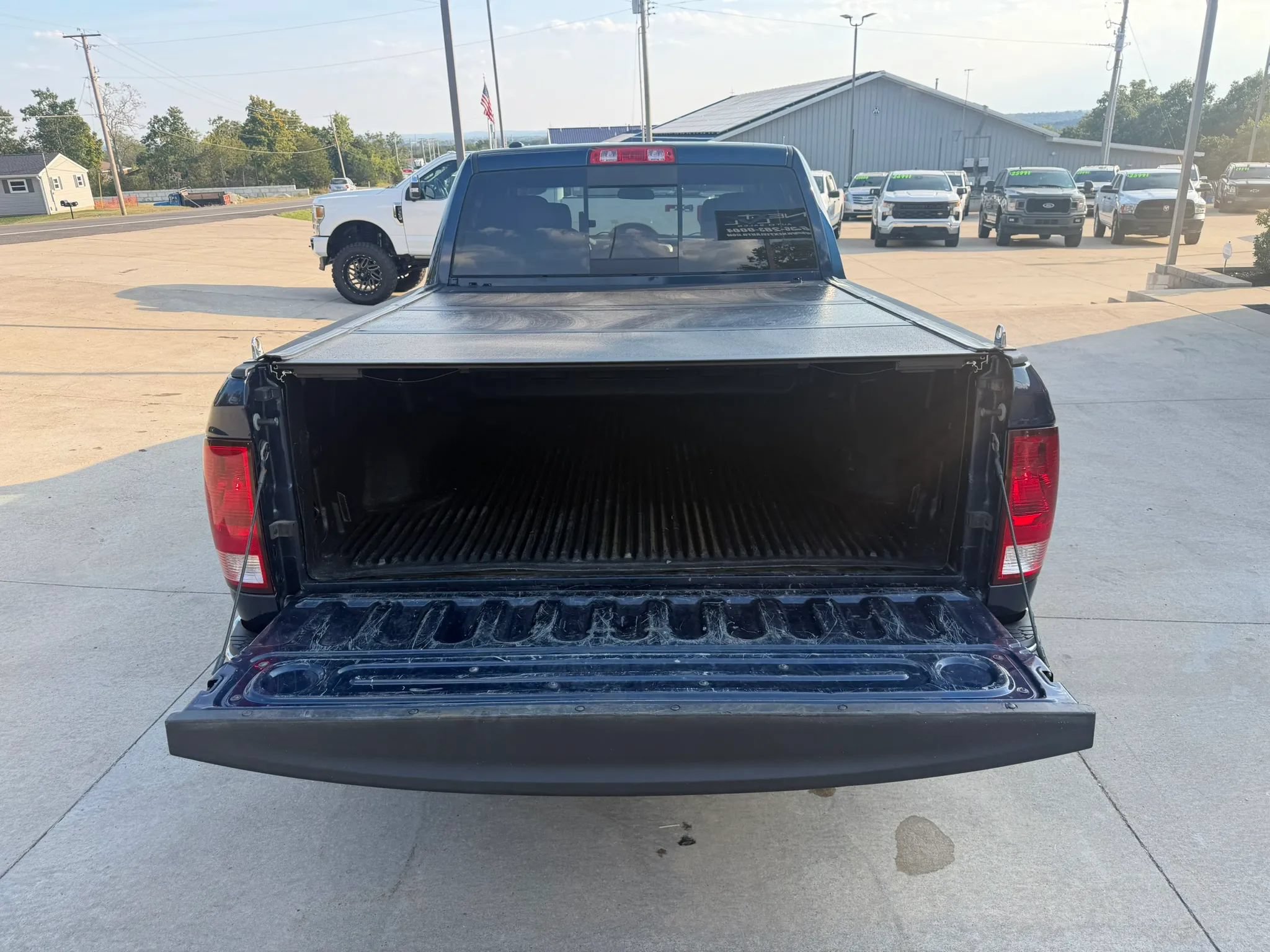 Used 2020 RAM 1500 Classic SLT AWD/4WD image 40