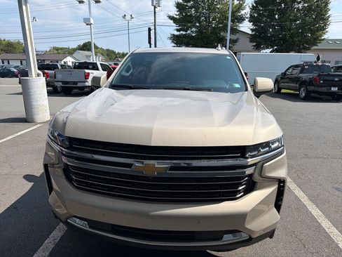 Used 2024 Chevrolet Tahoe LT w/ Luxury Package AWD/4WD image 2