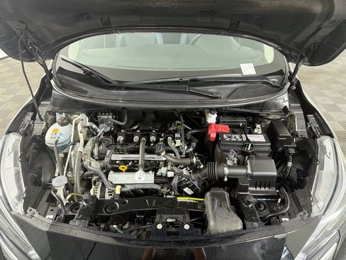 Used 2025 Nissan Versa SV FWD image 33