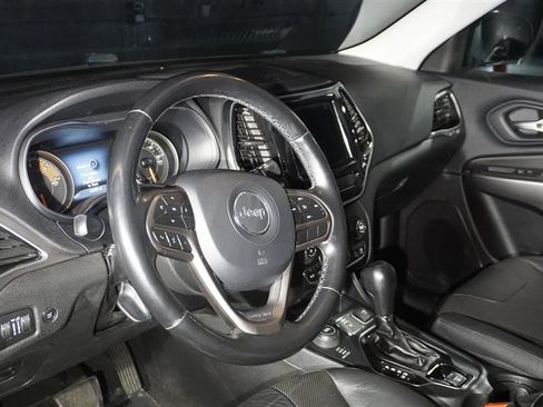 Used 2020 Jeep Cherokee Limited image 10