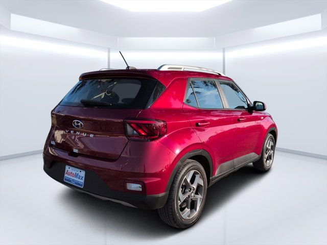 Used 2025 Hyundai Venue SEL FWD image 3
