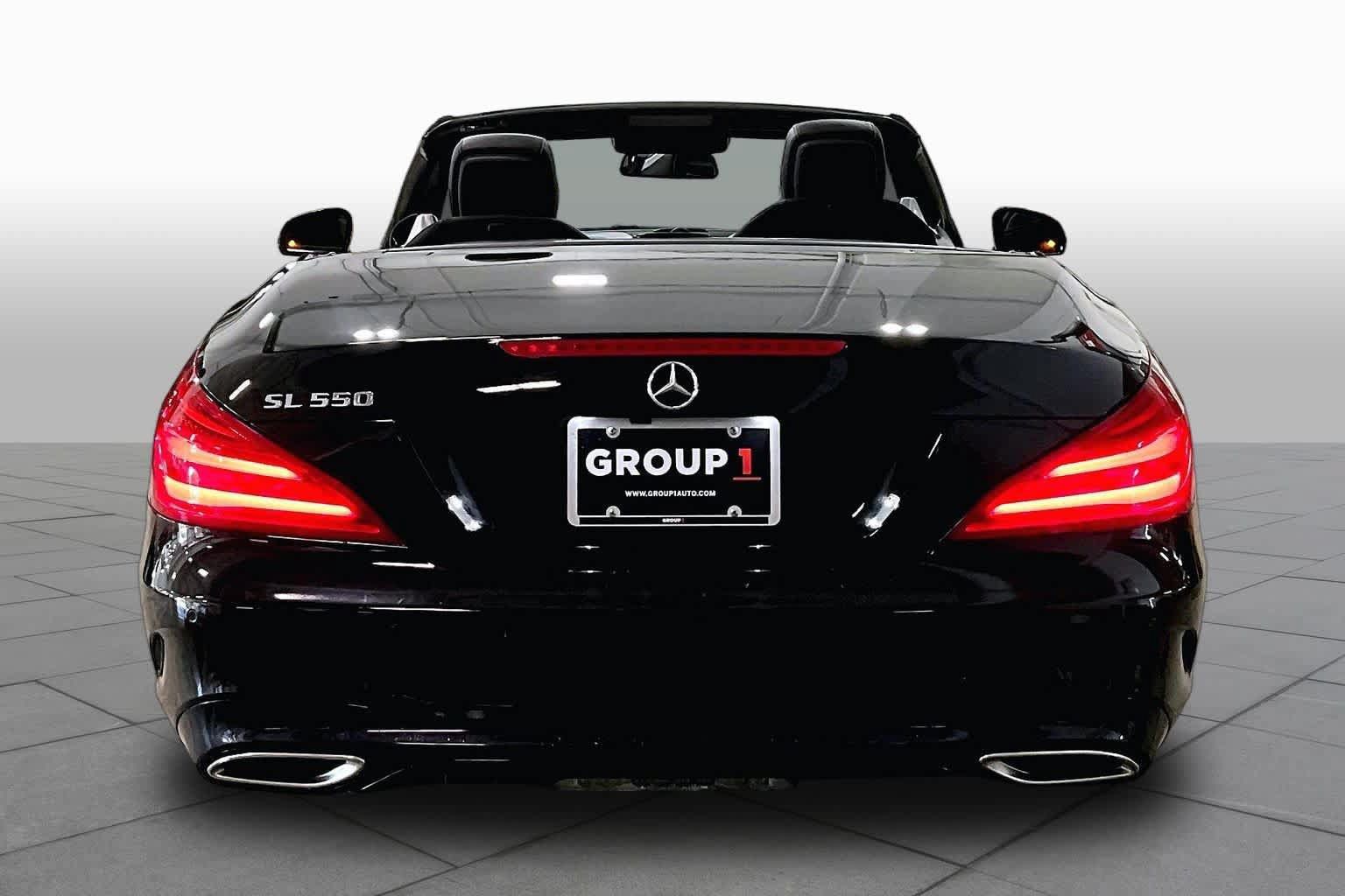 Used 2018 Mercedes-Benz SL 550 image 4