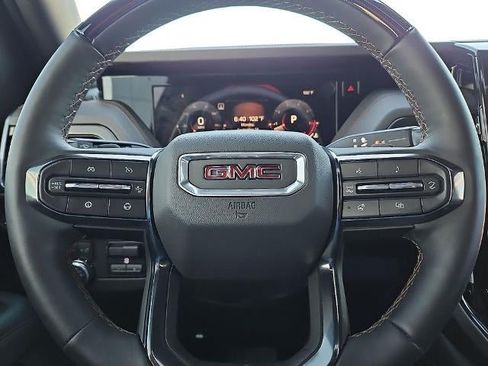 Used 2025 GMC Yukon AT4 w/ AT4 Premium Plus Package AWD/4WD image 30