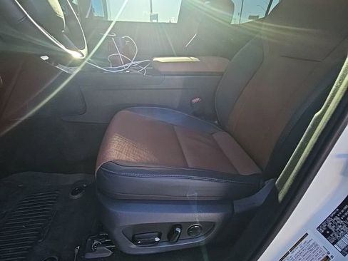 Used 2025 Lexus GX 550 image 9