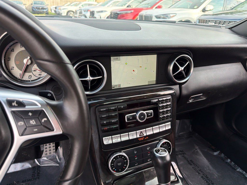 Used 2015 Mercedes-Benz SLK 250 image 26