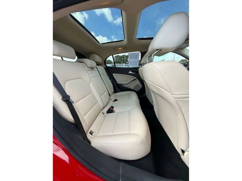 Used 2019 Mercedes-Benz GLA 250 4MATIC image 13