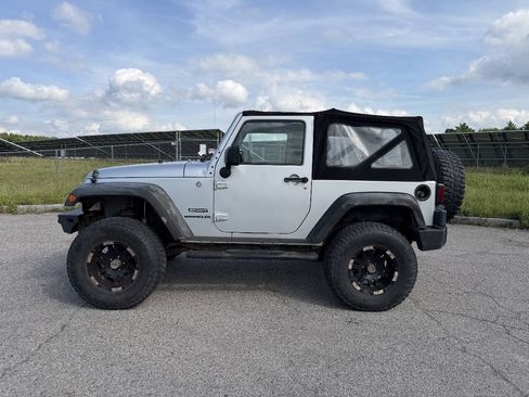Used 2012 Jeep Wrangler Sport AWD/4WD image 2