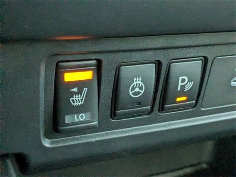 Used 2022 Nissan Frontier PRO-4X w/ Pro-4X Premium Package image 23