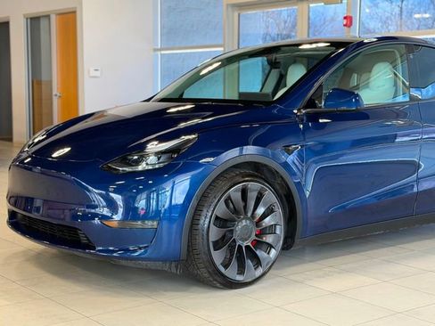Used 2021 Tesla Model Y Performance image 3