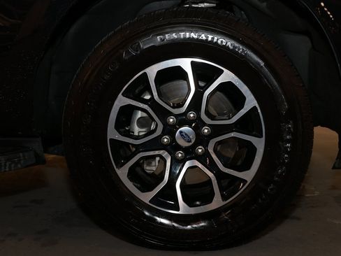 Used 2024 Ford Expedition Max XLT image 28