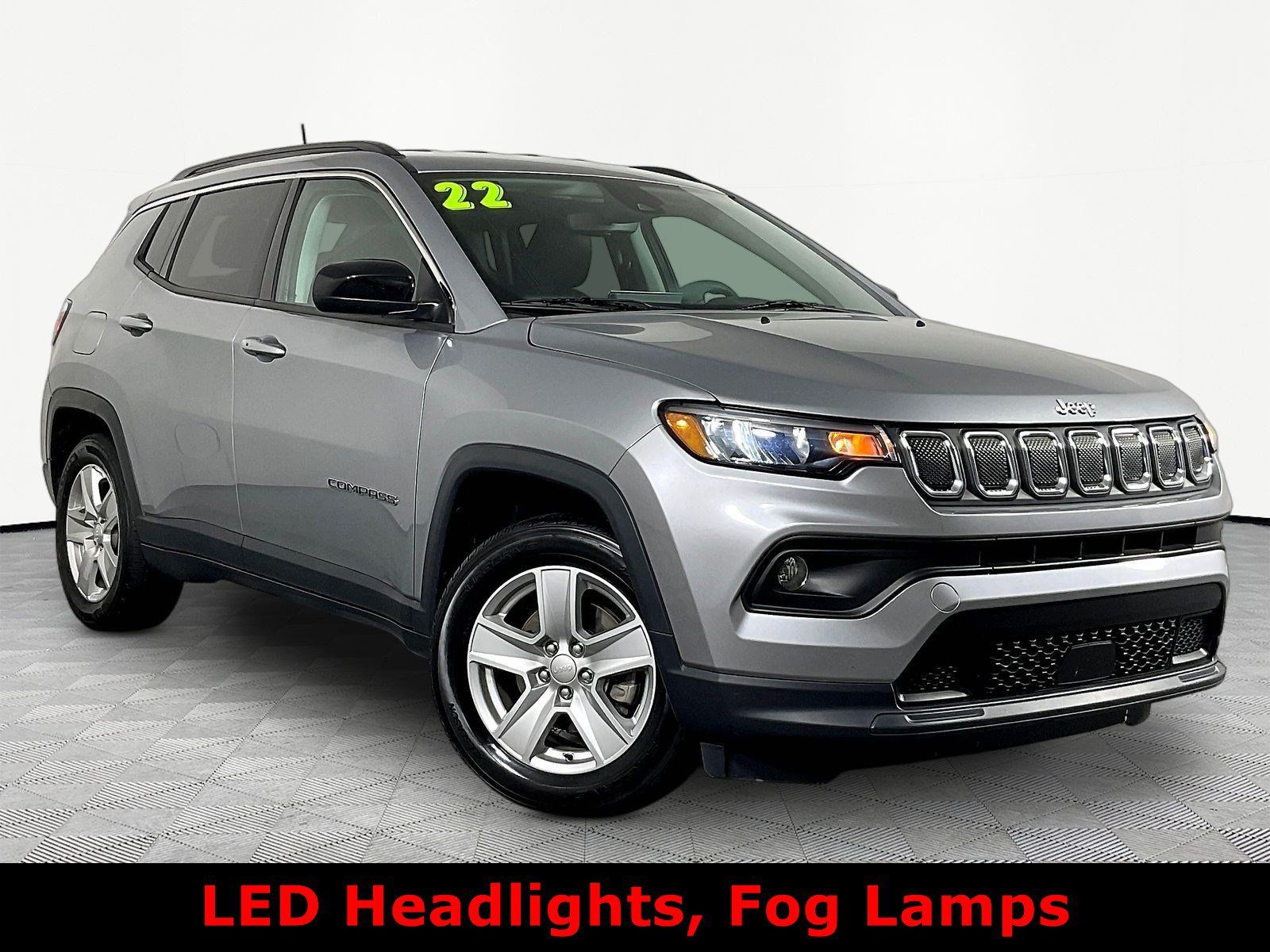 Used 2022 Jeep Compass Latitude FWD image 3