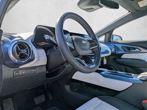 New 2026 Chevrolet Equinox EV LT image 7