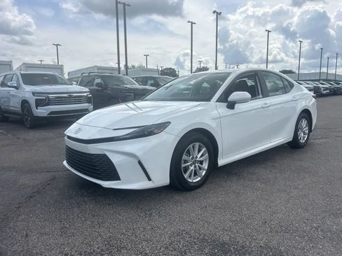 Used 2025 Toyota Camry LE FWD image 7