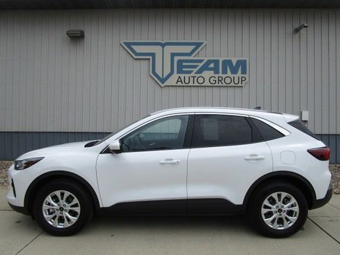 Used 2023 Ford Escape Active w/ Tech Pack #2 image 4
