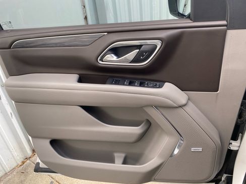 Used 2022 GMC Yukon SLT w/ SLT Luxury Package image 30