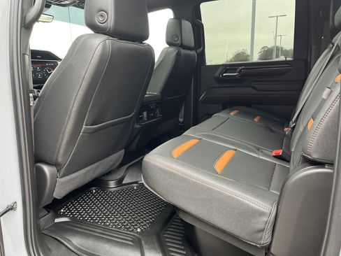 Used 2025 GMC Sierra 2500 AT4 w/ AT4 Premium Plus Package image 11