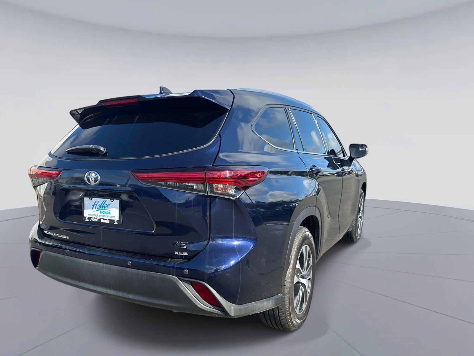 Used 2021 Toyota Highlander XLE FWD image 4