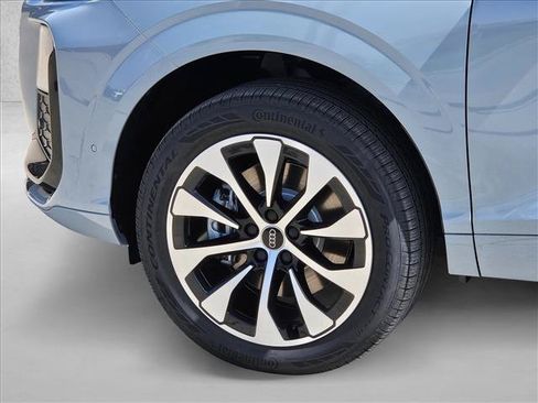 New 2026 Audi Q3 quattro 2.0T AWD/4WD image 9